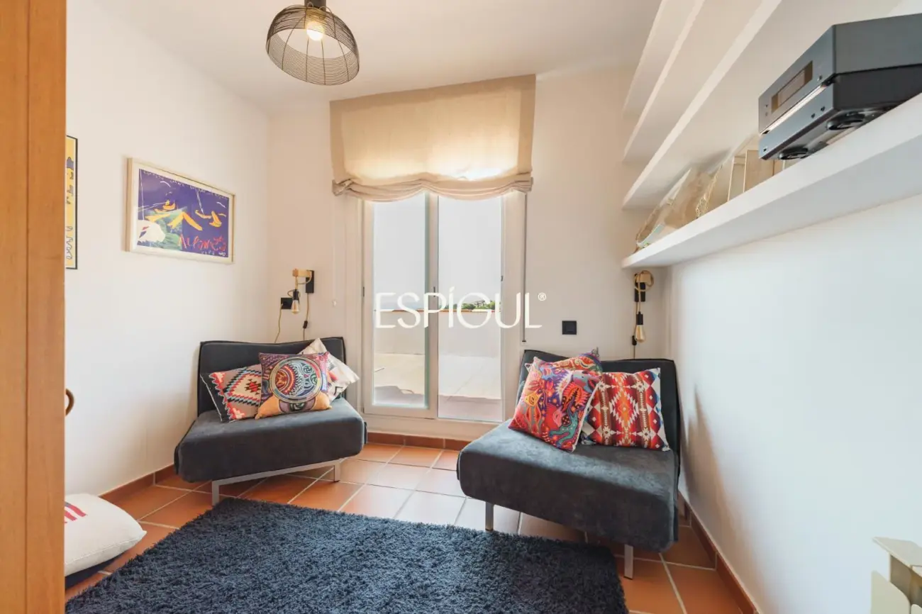 Casa de estilo mediterráneo con vistas al mar y piscina climatizada en Sant Andreu de Llavaneres