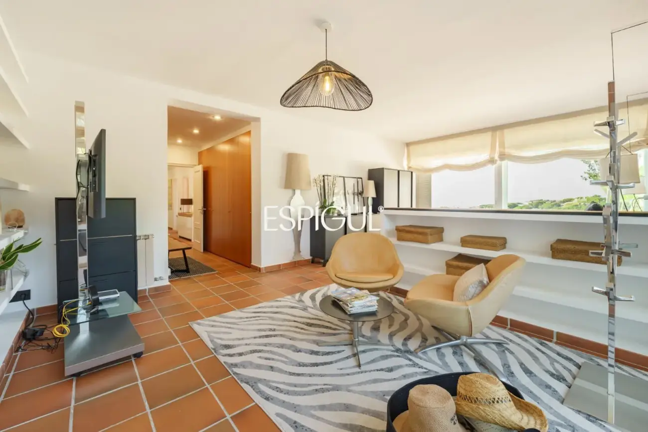 Casa de estilo mediterráneo con vistas al mar y piscina climatizada en Sant Andreu de Llavaneres