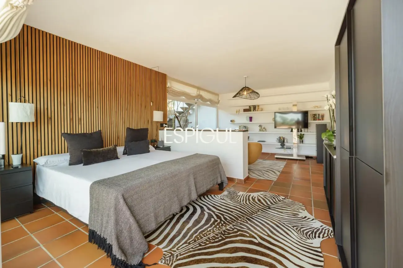 Casa de estilo mediterráneo con vistas al mar y piscina climatizada en Sant Andreu de Llavaneres