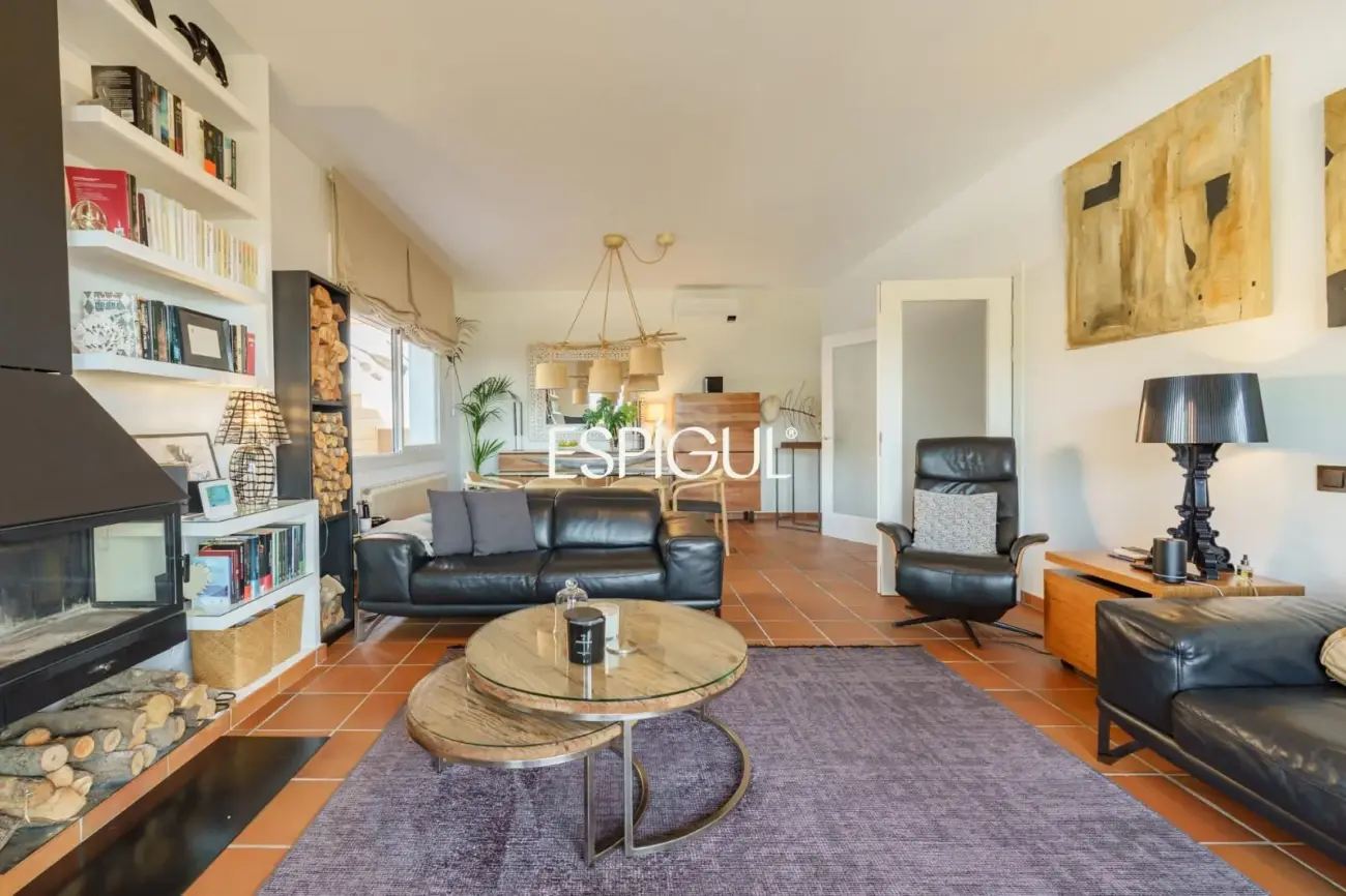Casa de estilo mediterráneo con vistas al mar y piscina climatizada en Sant Andreu de Llavaneres