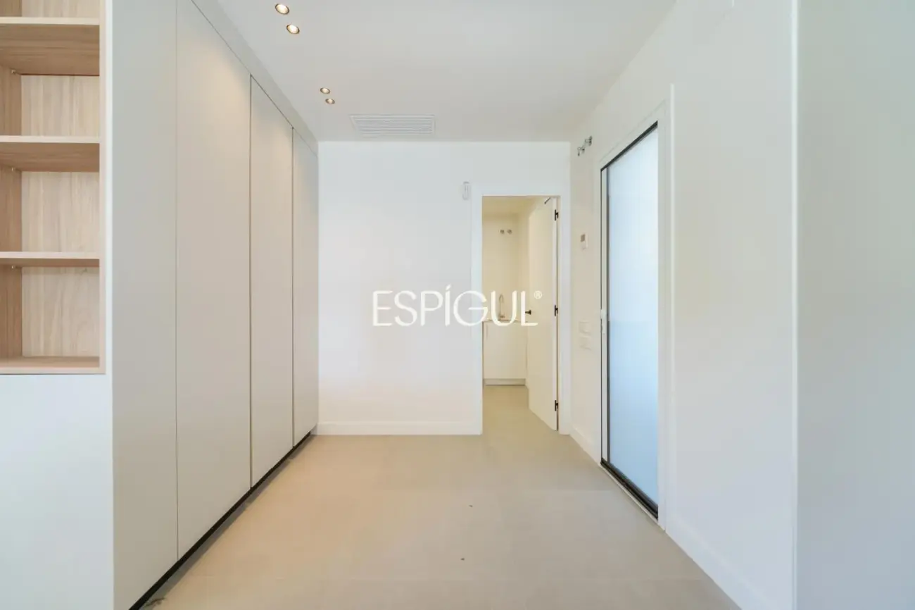 Casa reformada con piscina, 5 dormitorios y gran parcela plana en Sant Andreu de Llavaneres