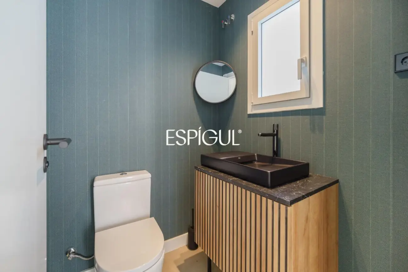 Casa reformada con piscina, 5 dormitorios y gran parcela plana en Sant Andreu de Llavaneres