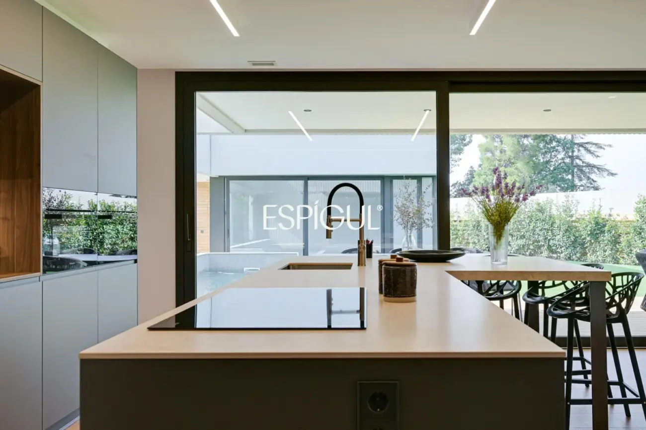 Chalet de obra nueva en venta en Matadepera