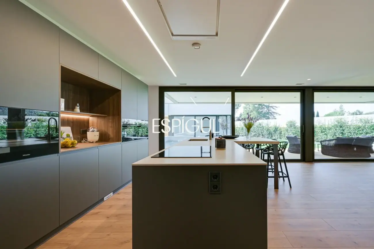 Chalet de obra nueva en venta en Matadepera