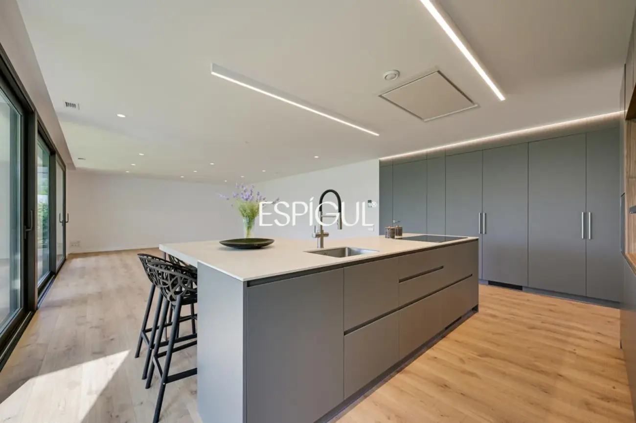 Chalet de obra nueva en venta en Matadepera