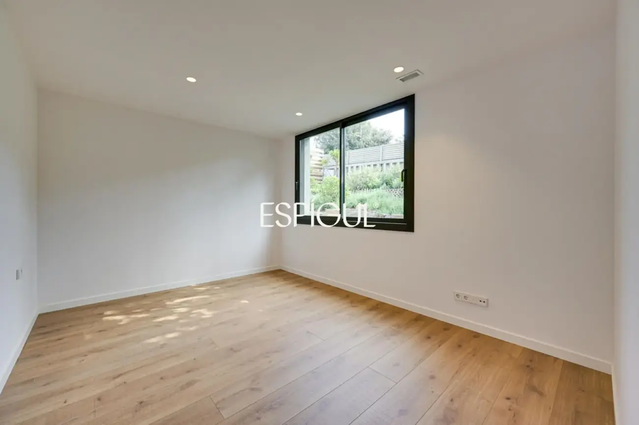 Chalet de obra nueva en venta en Matadepera