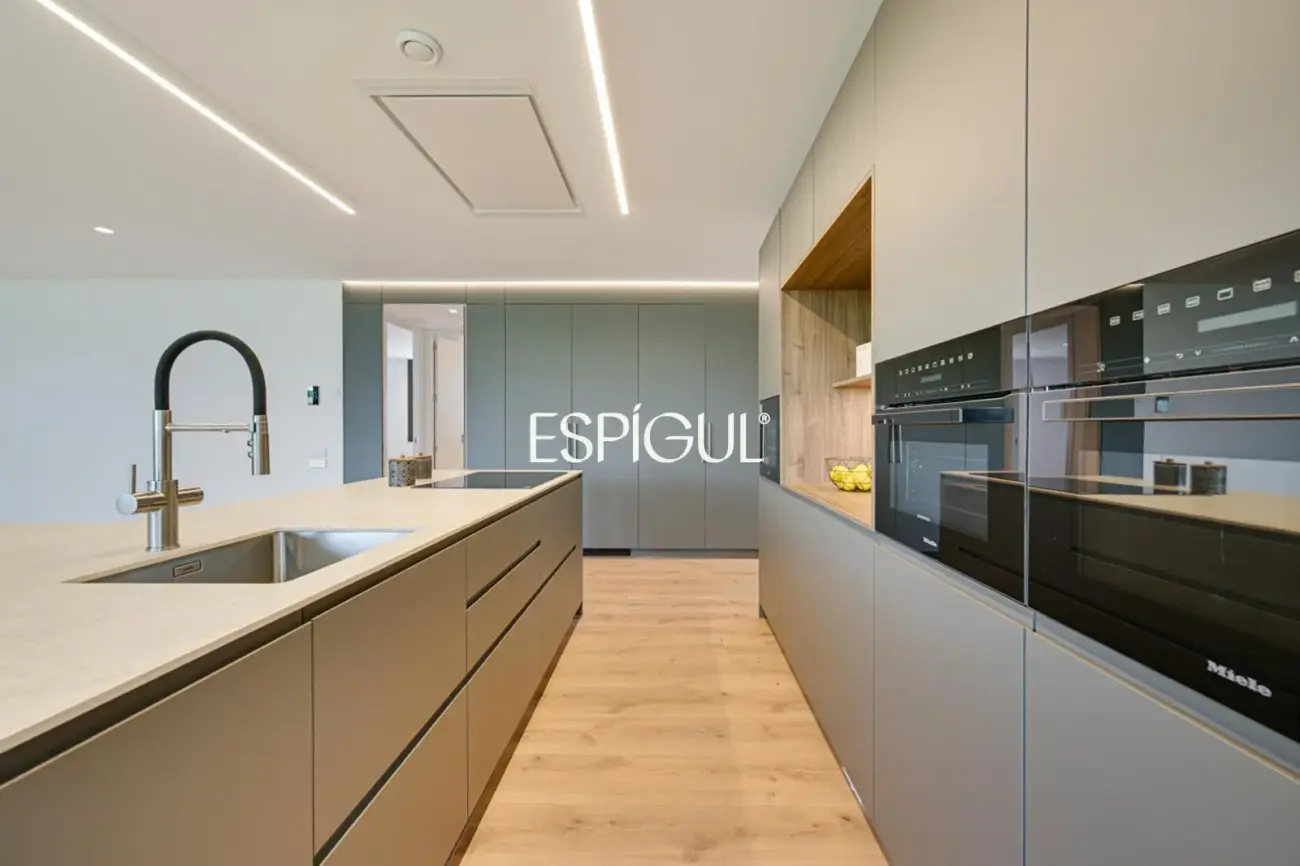 Chalet de obra nueva en venta en Matadepera