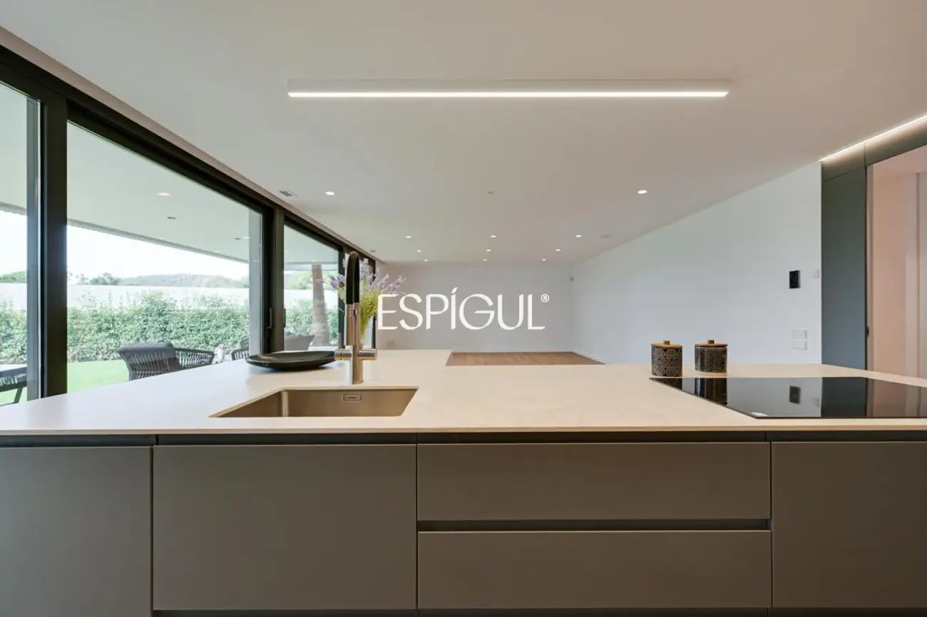 Chalet de obra nueva en venta en Matadepera