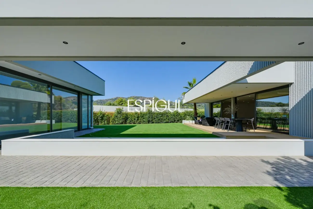Chalet de obra nueva en venta en Matadepera