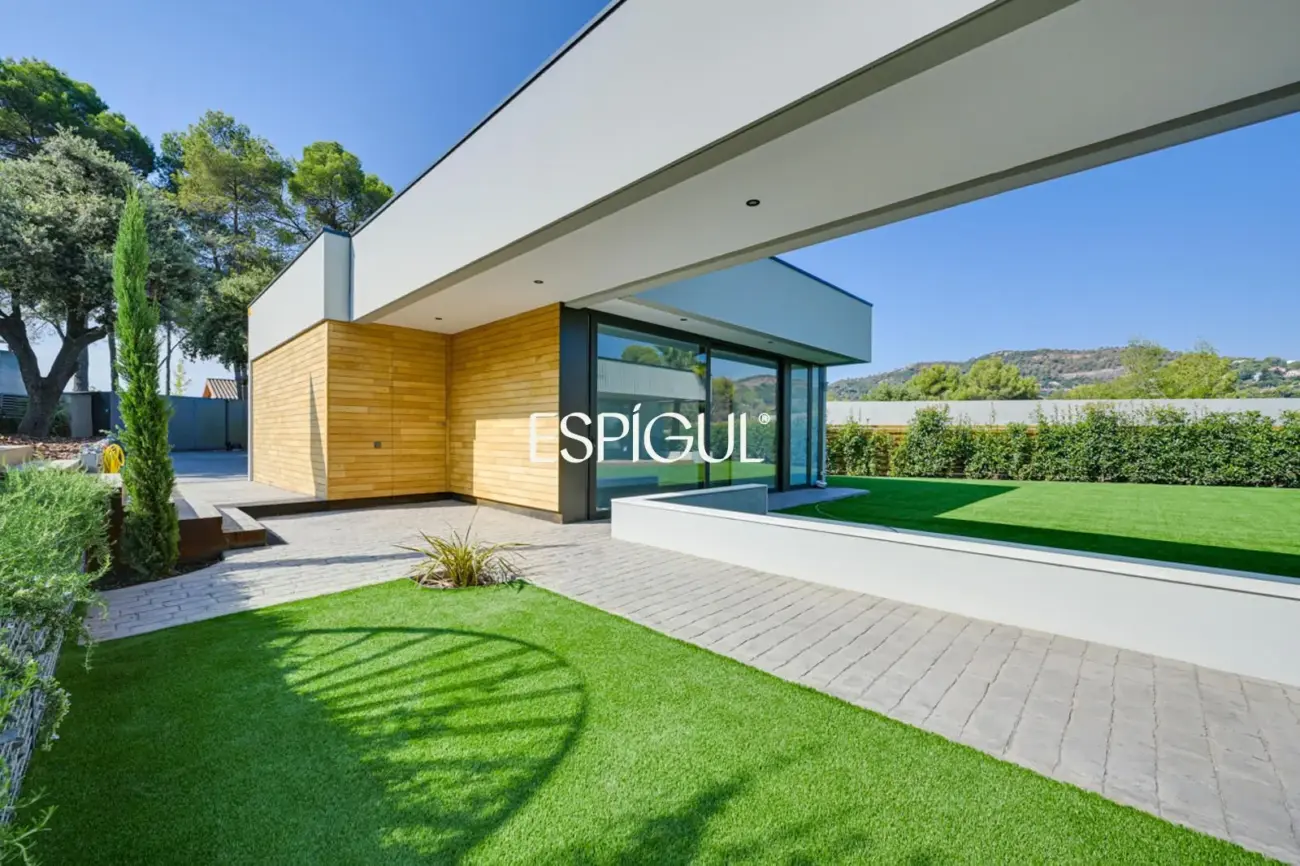 Chalet de obra nueva en venta en Matadepera