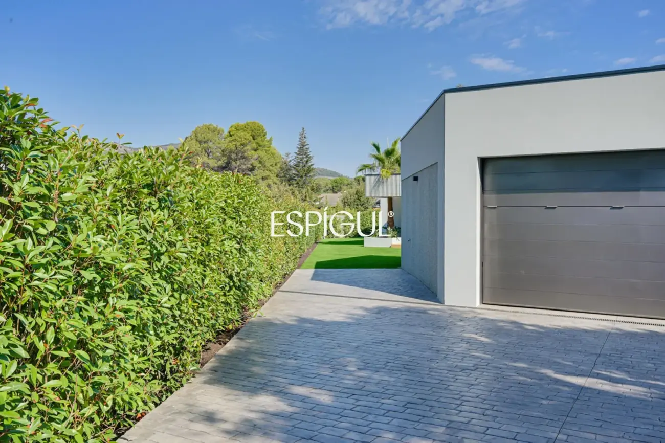 Chalet de obra nueva en venta en Matadepera