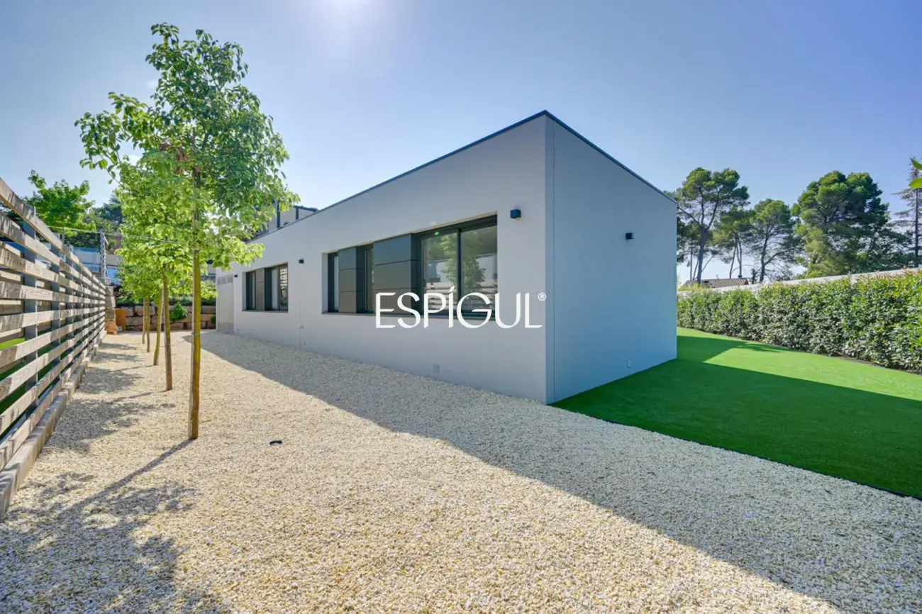 Chalet de obra nueva en venta en Matadepera