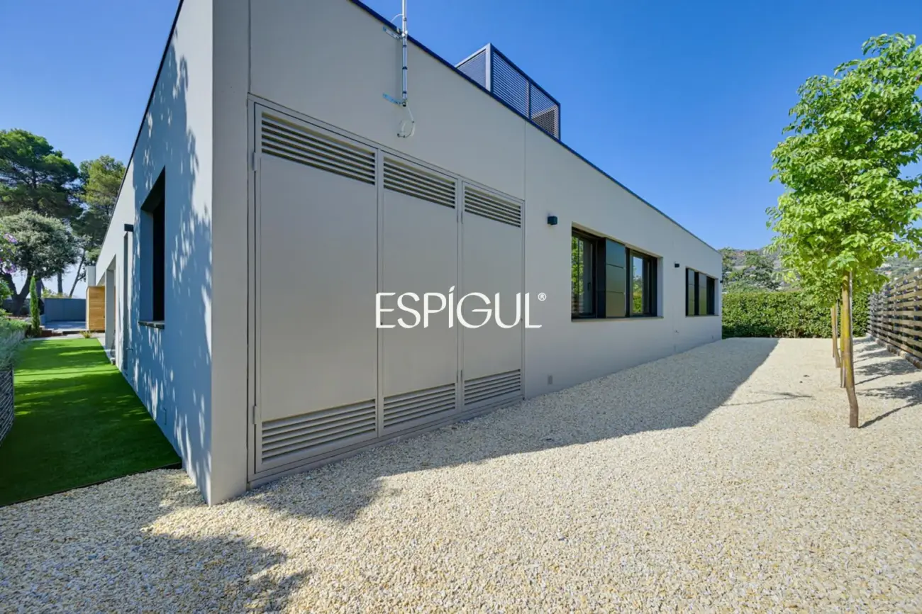Chalet de obra nueva en venta en Matadepera