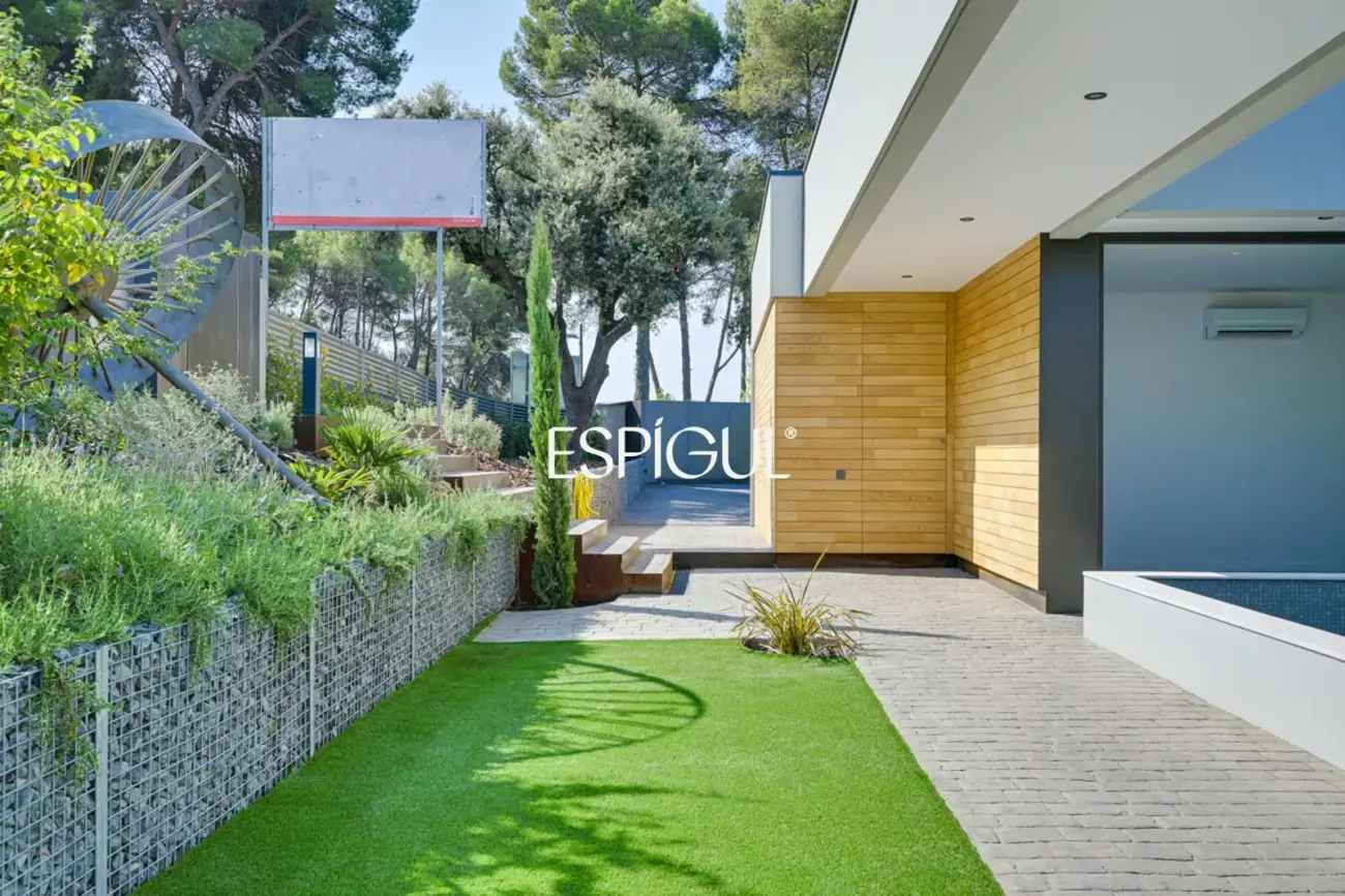 Chalet de obra nueva en venta en Matadepera