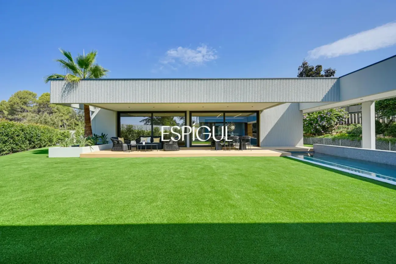 Chalet de obra nueva en venta en Matadepera