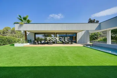 Chalet de obra nueva en venta en Matadepera