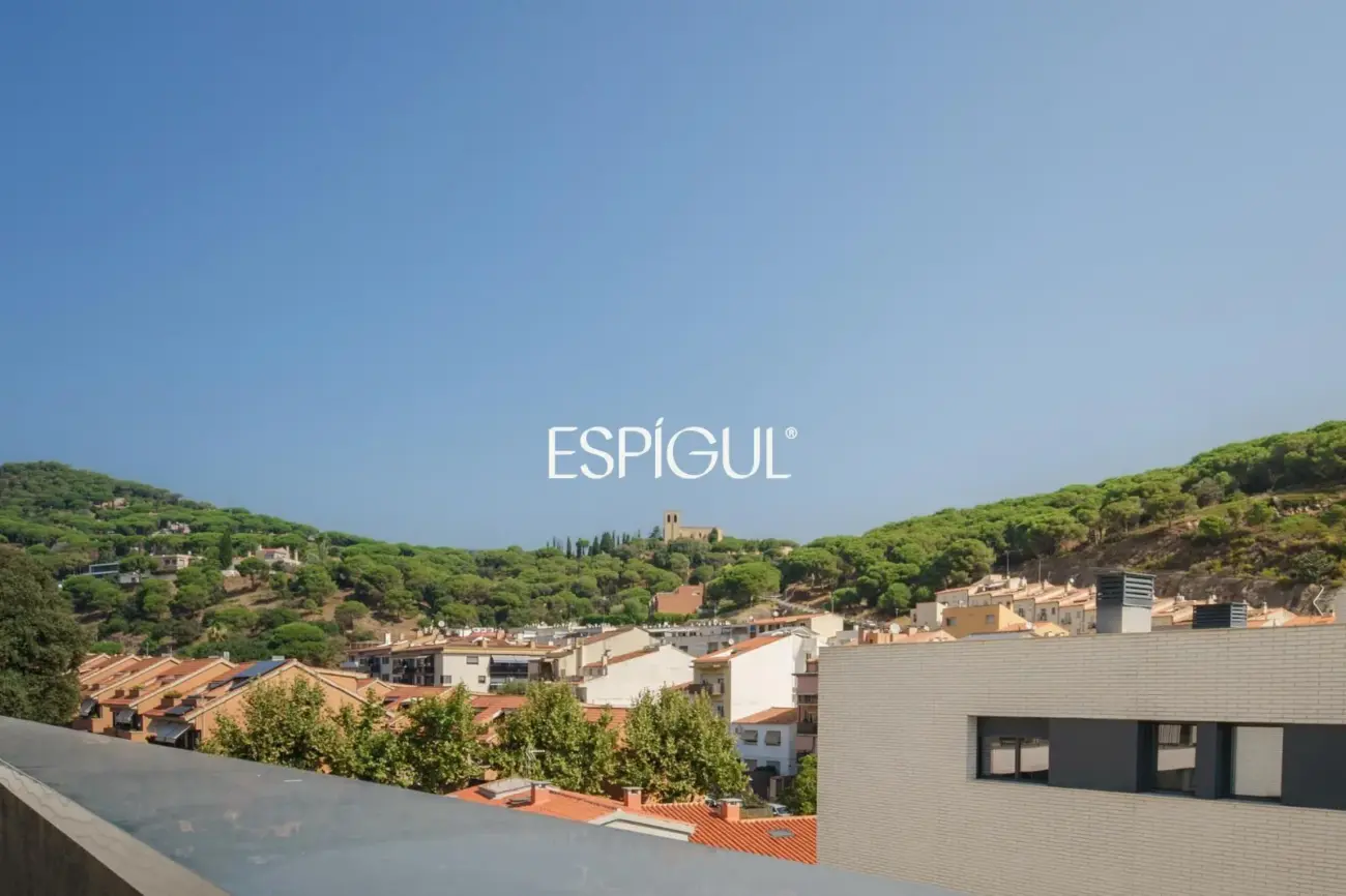 Dúplex invertido con terraza panorámica en el centro de Sant Andreu de Llavaneres
