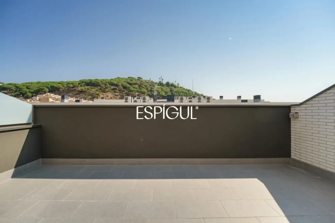 Dúplex invertido con terraza panorámica en el centro de Sant Andreu de Llavaneres