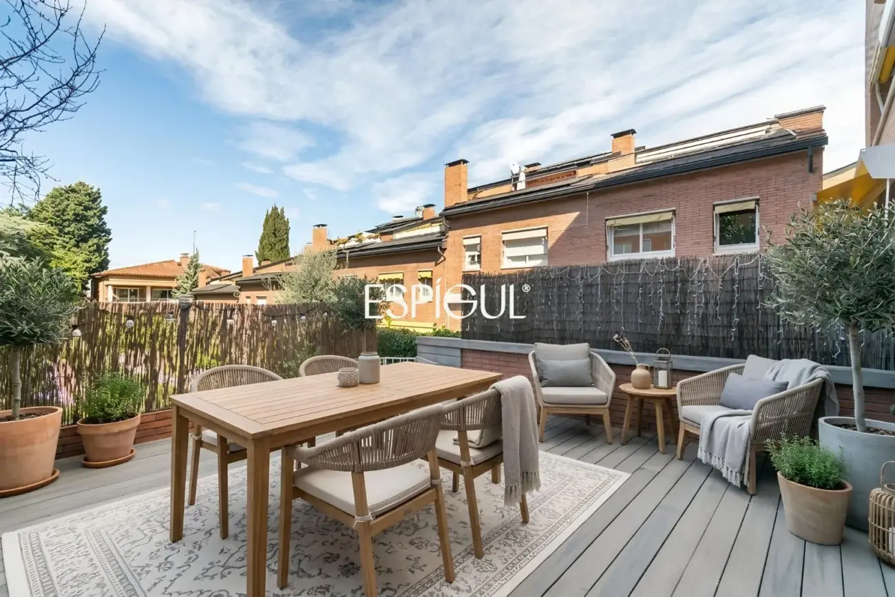 Exclusive semi-detached house for sale in the Eixample of Sant Cugat del Vallès