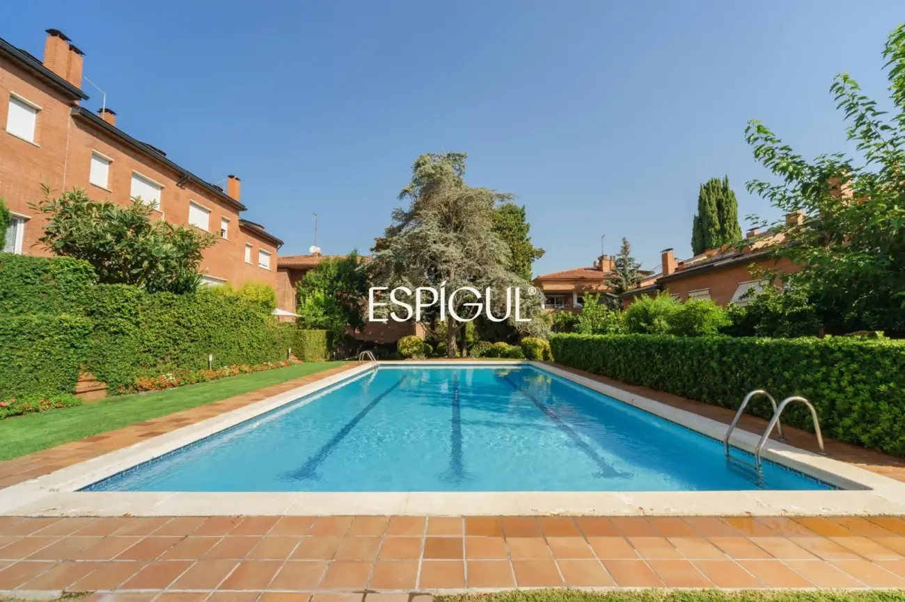 Exclusive semi-detached house for sale in the Eixample of Sant Cugat del Vallès