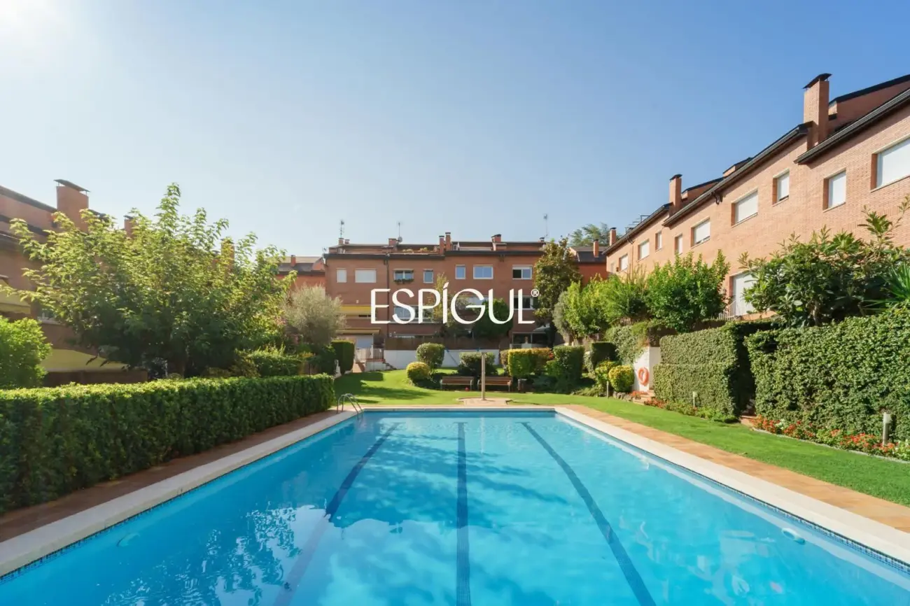 Exclusive semi-detached house for sale in the Eixample of Sant Cugat del Vallès