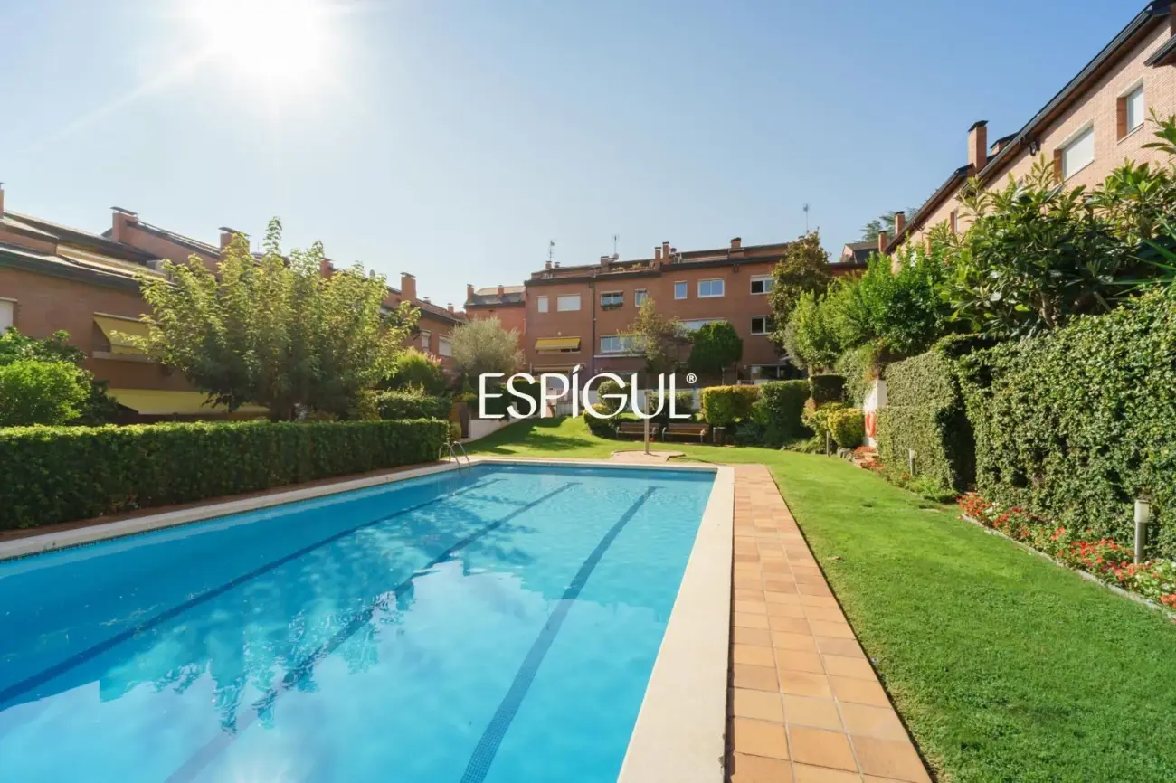 Exclusive semi-detached house for sale in the Eixample of Sant Cugat del Vallès
