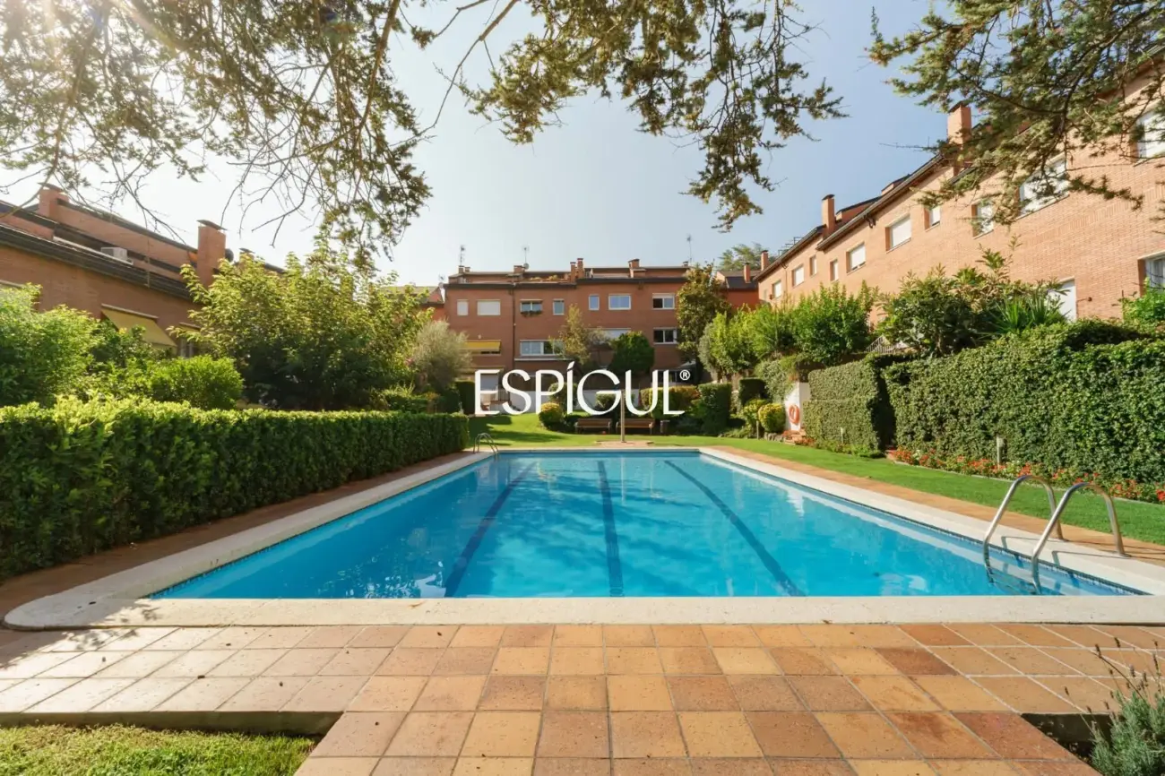 Exclusive semi-detached house for sale in the Eixample of Sant Cugat del Vallès
