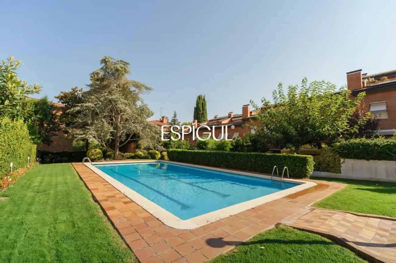 Exclusive semi-detached house for sale in the Eixample of Sant Cugat del Vallès