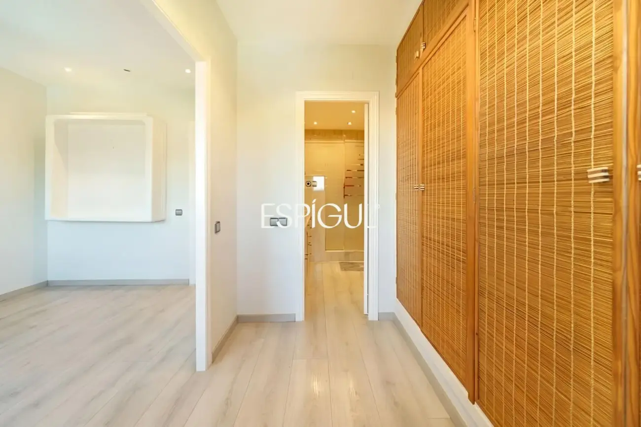 Exclusive semi-detached house for sale in the Eixample of Sant Cugat del Vallès