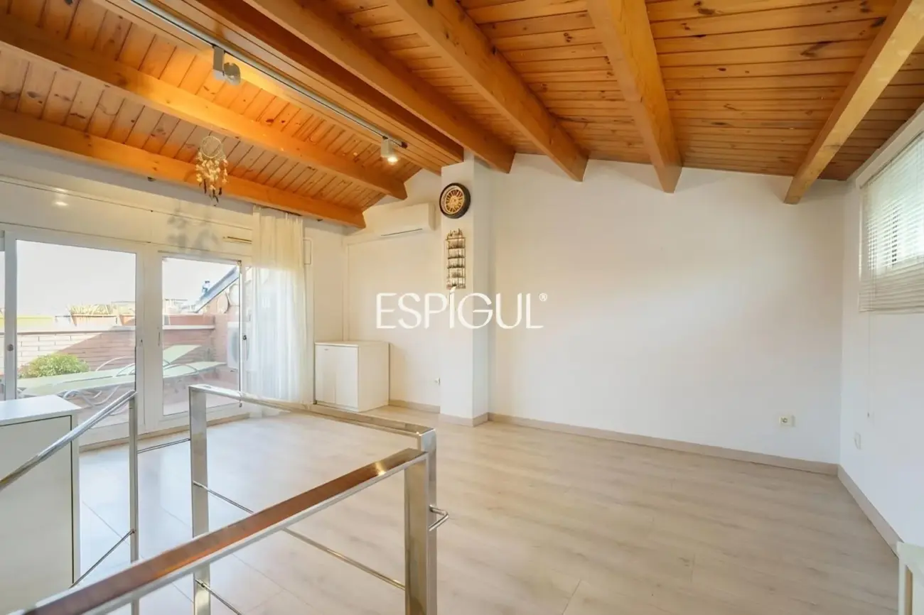 Exclusive semi-detached house for sale in the Eixample of Sant Cugat del Vallès