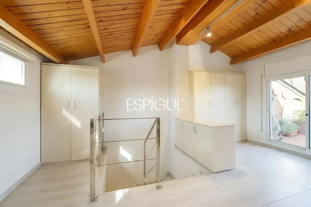 Exclusive semi-detached house for sale in the Eixample of Sant Cugat del Vallès