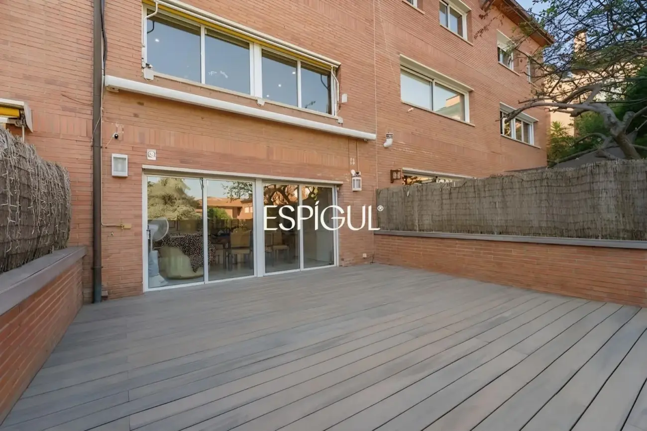 Exclusive semi-detached house for sale in the Eixample of Sant Cugat del Vallès
