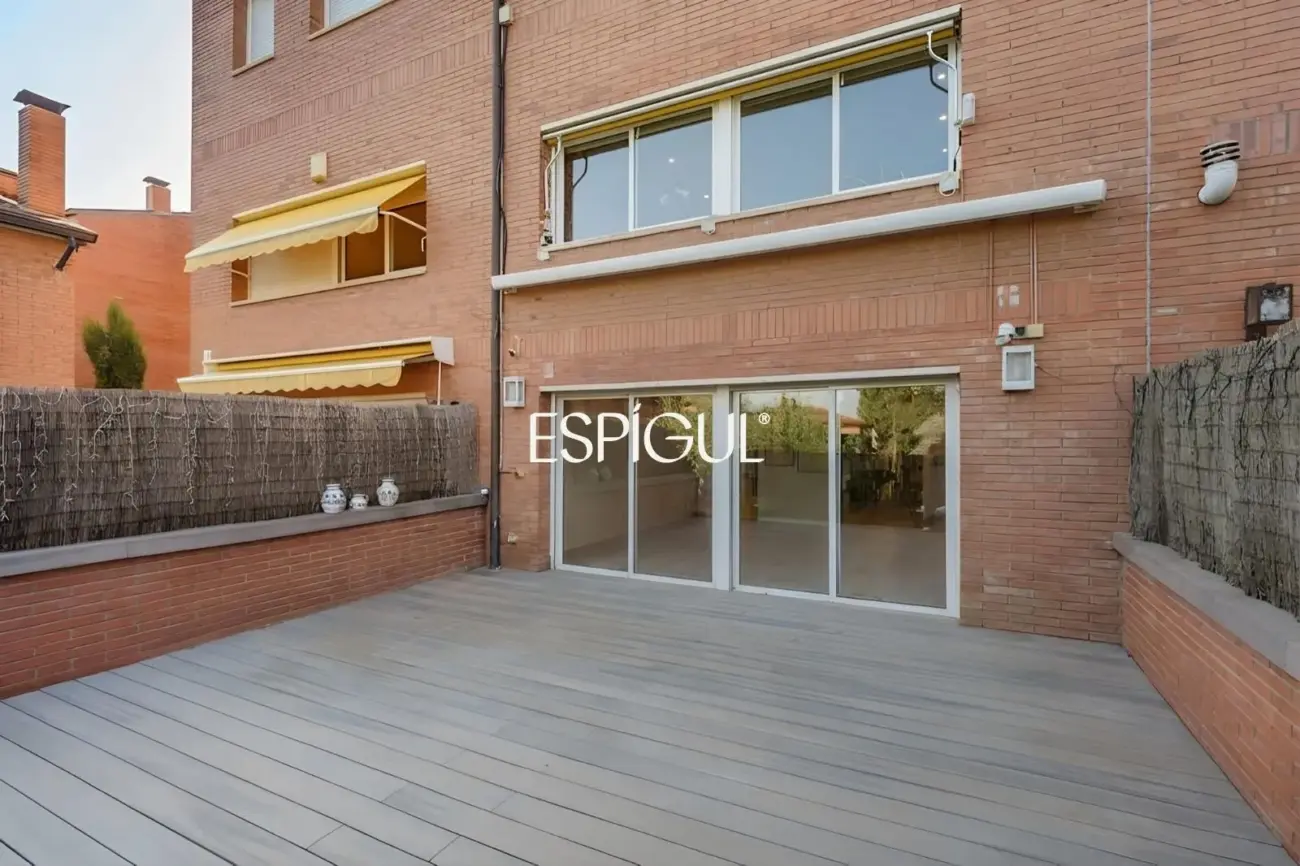 Exclusive semi-detached house for sale in the Eixample of Sant Cugat del Vallès