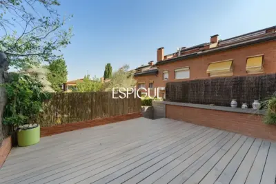Exclusive semi-detached house for sale in the Eixample of Sant Cugat del Vallès