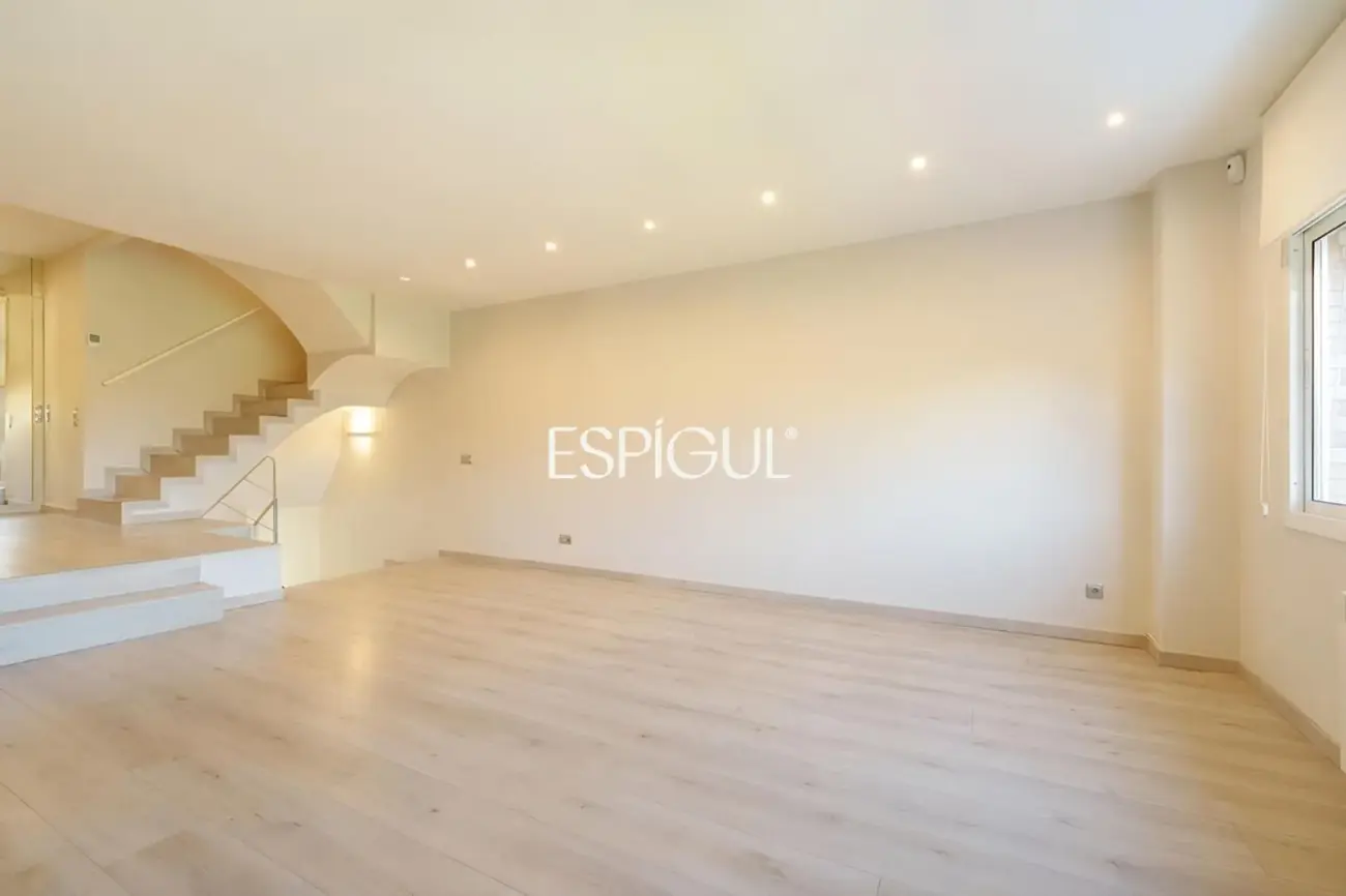 Exclusive semi-detached house for sale in the Eixample of Sant Cugat del Vallès