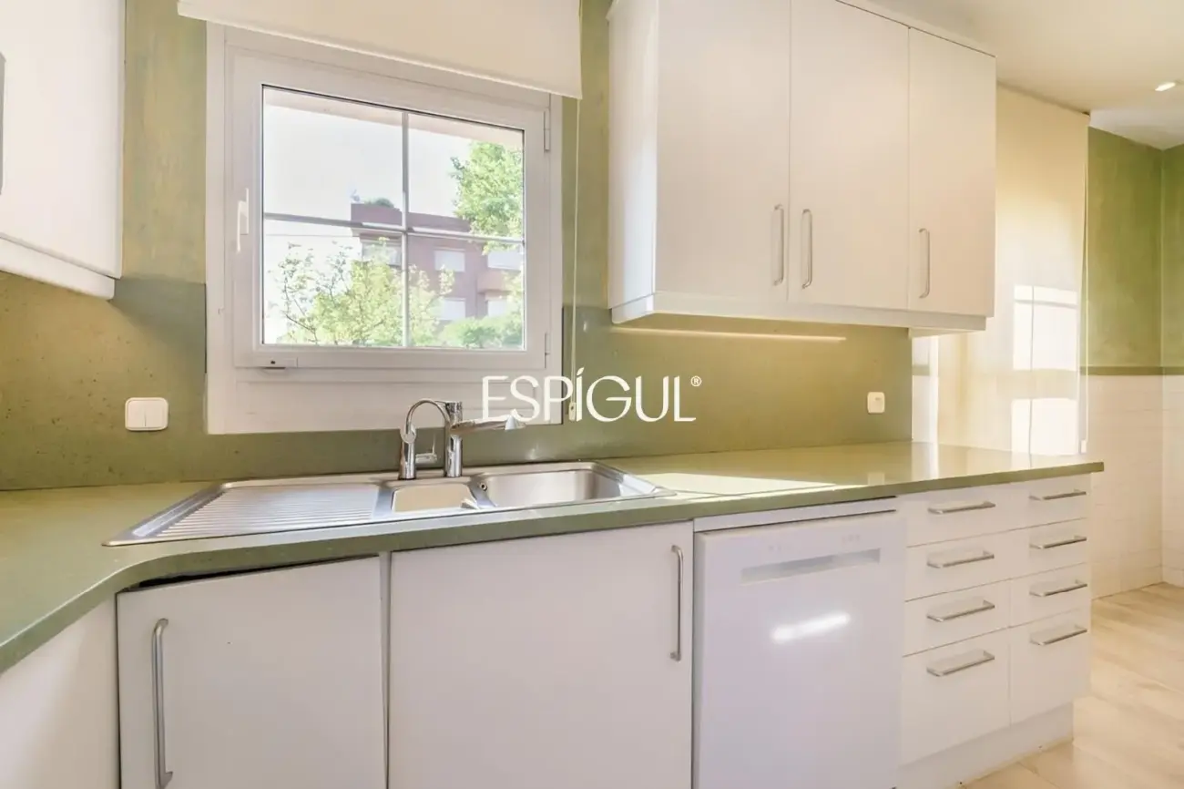 Exclusive semi-detached house for sale in the Eixample of Sant Cugat del Vallès
