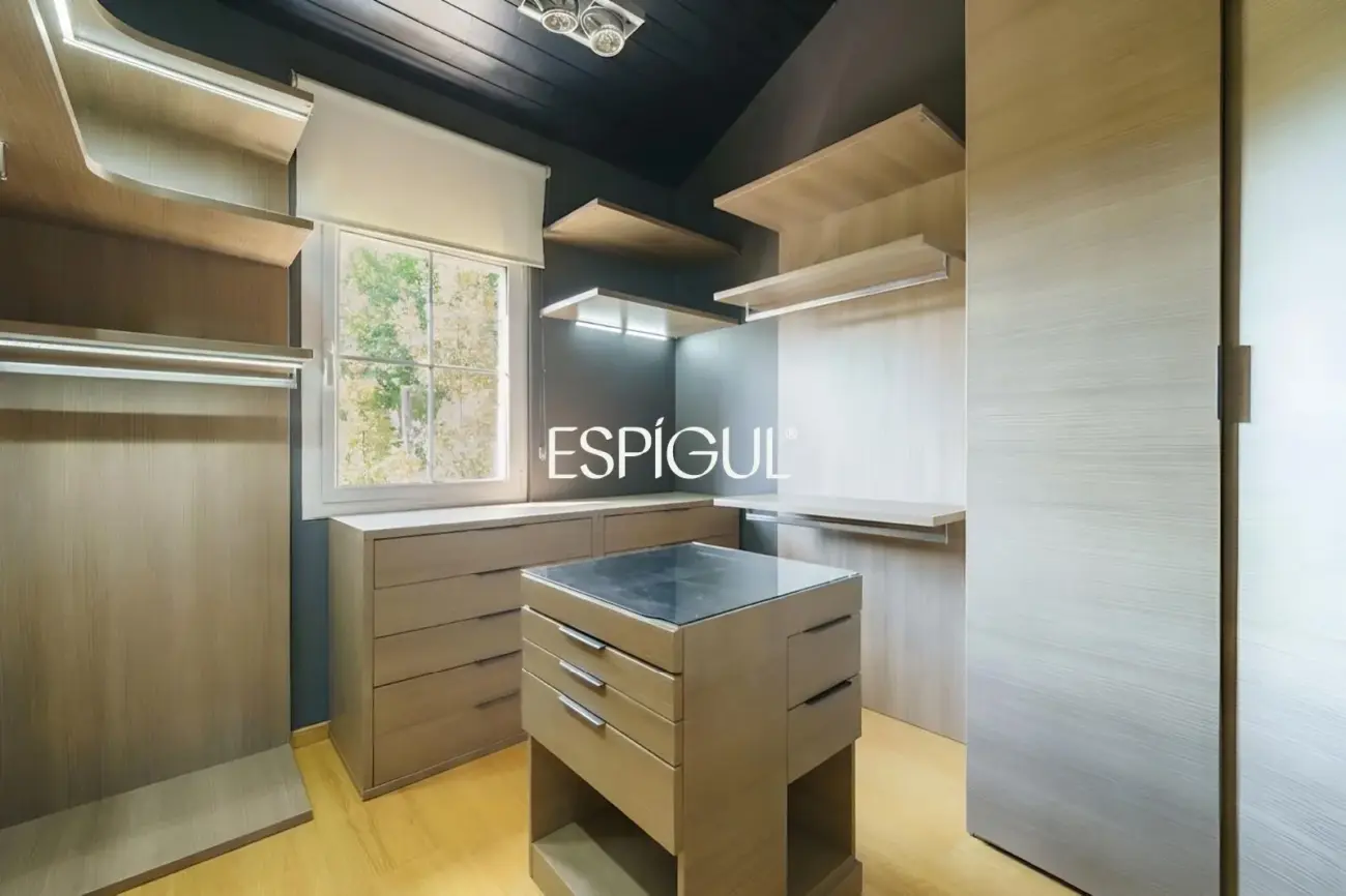 Exclusive semi-detached house for sale in the Eixample of Sant Cugat del Vallès