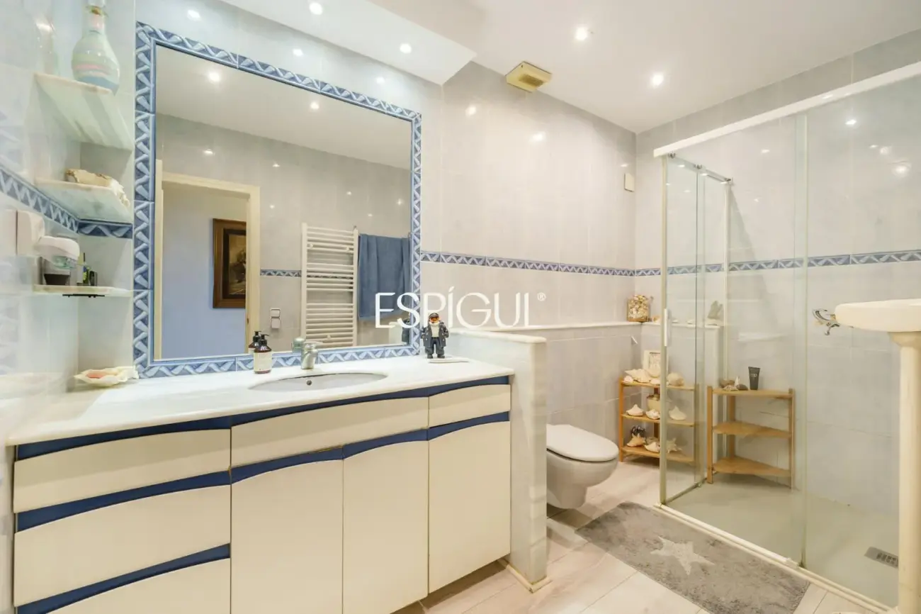Exclusive semi-detached house for sale in the Eixample of Sant Cugat del Vallès