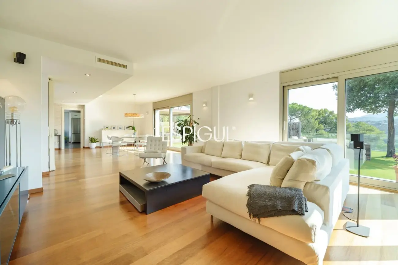 Villa design exclusive avec piscine privée et vue sur le club de golf de Vallromanes