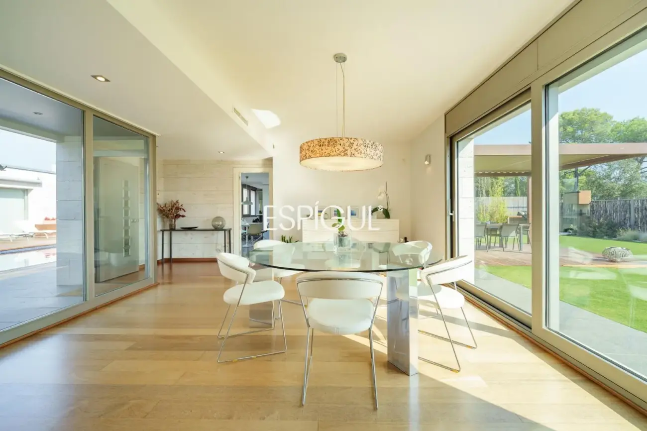 Villa design exclusive avec piscine privée et vue sur le club de golf de Vallromanes