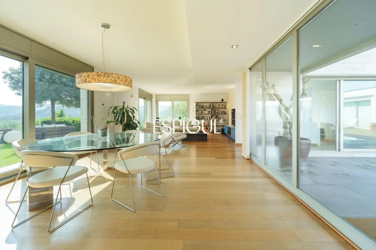 Villa design exclusive avec piscine privée et vue sur le club de golf de Vallromanes