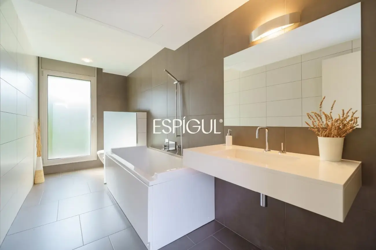 Villa design exclusive avec piscine privée et vue sur le club de golf de Vallromanes