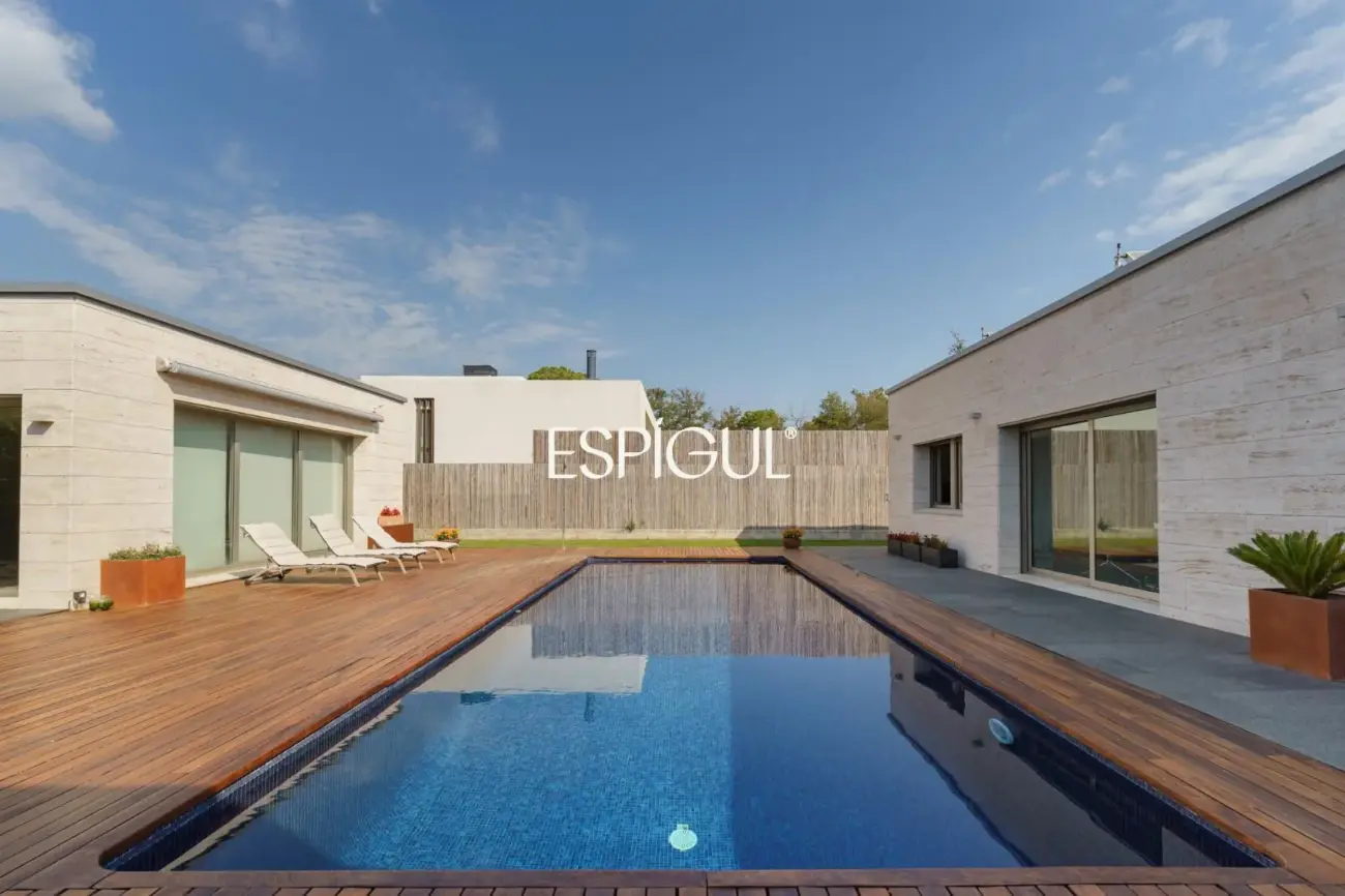 Villa design exclusive avec piscine privée et vue sur le club de golf de Vallromanes