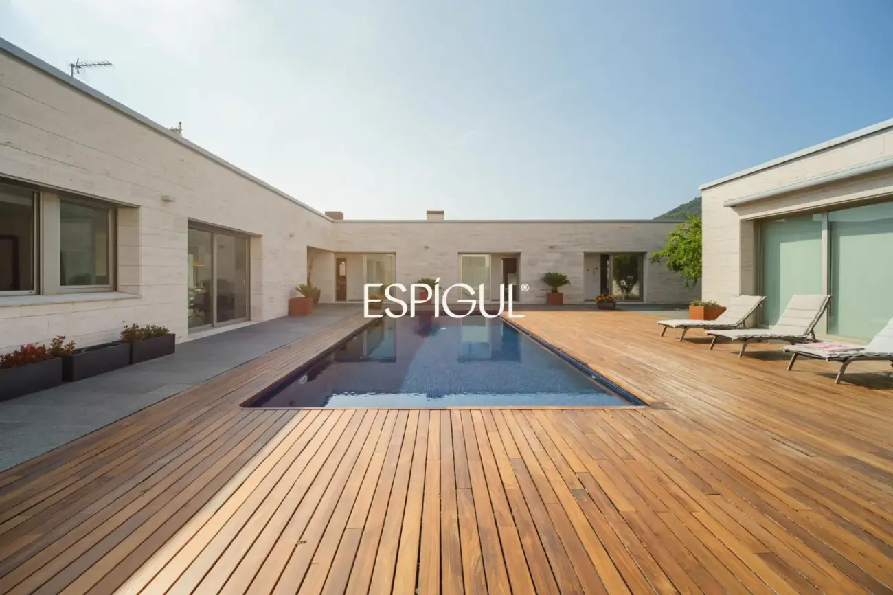 Villa design exclusive avec piscine privée et vue sur le club de golf de Vallromanes