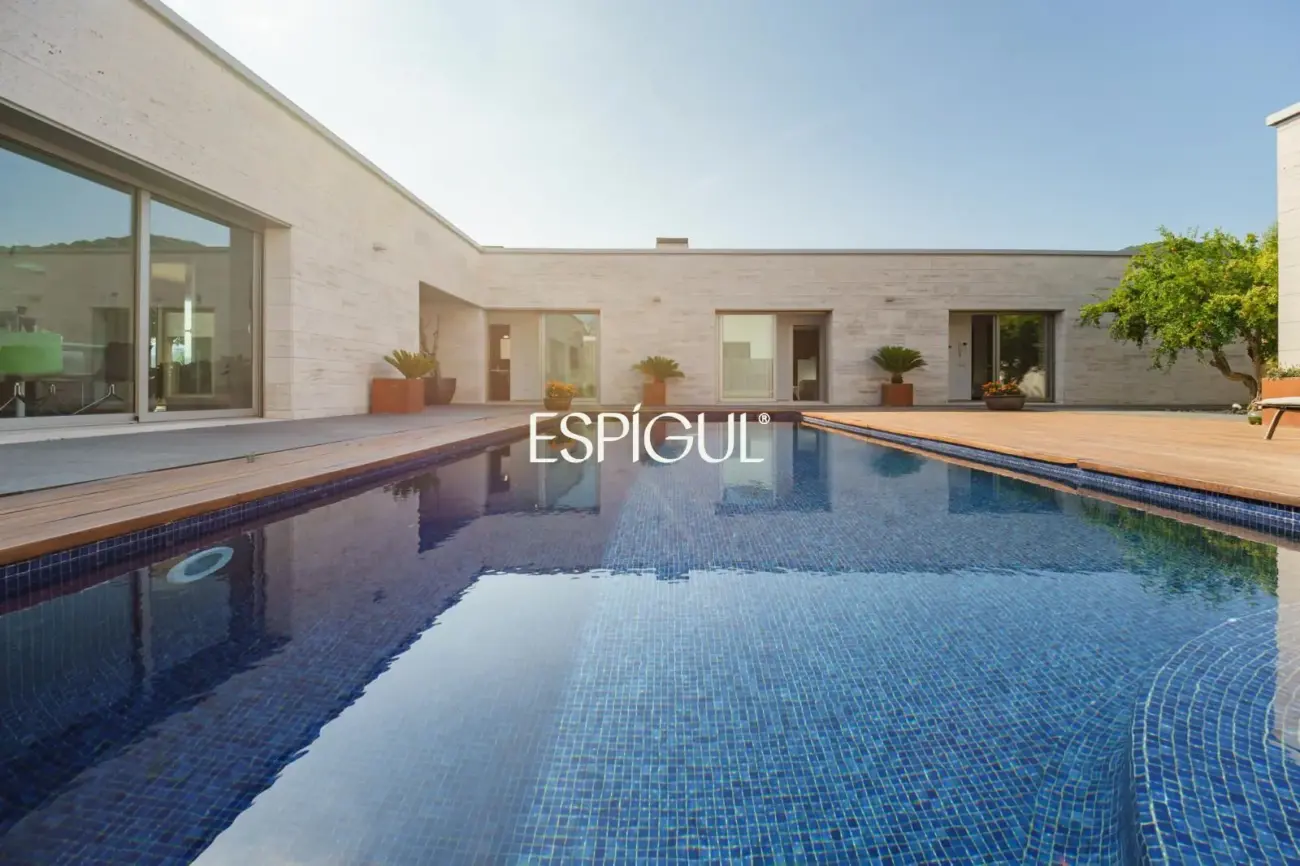 Villa design exclusive avec piscine privée et vue sur le club de golf de Vallromanes