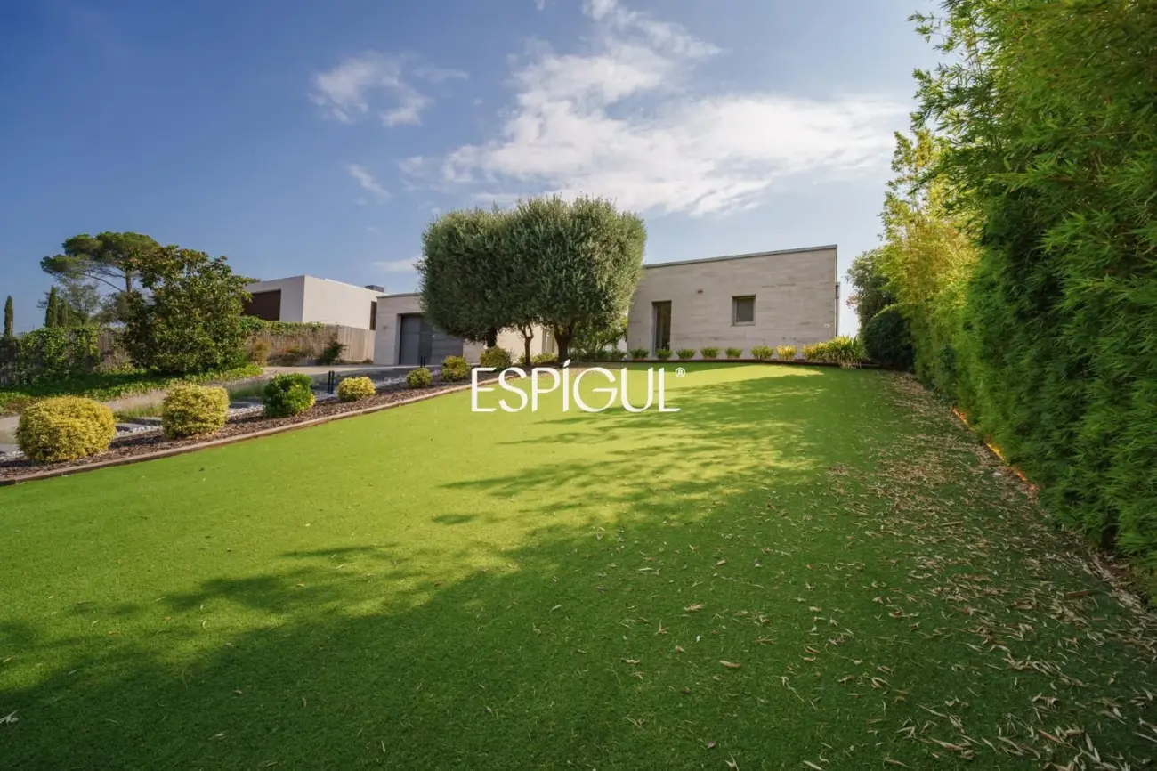 Villa design exclusive avec piscine privée et vue sur le club de golf de Vallromanes