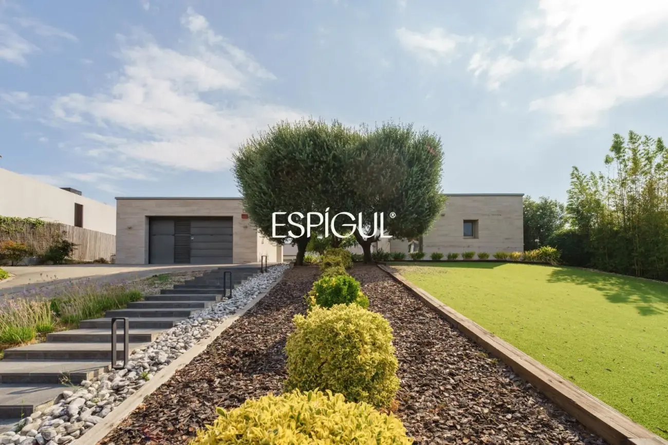 Villa design exclusive avec piscine privée et vue sur le club de golf de Vallromanes
