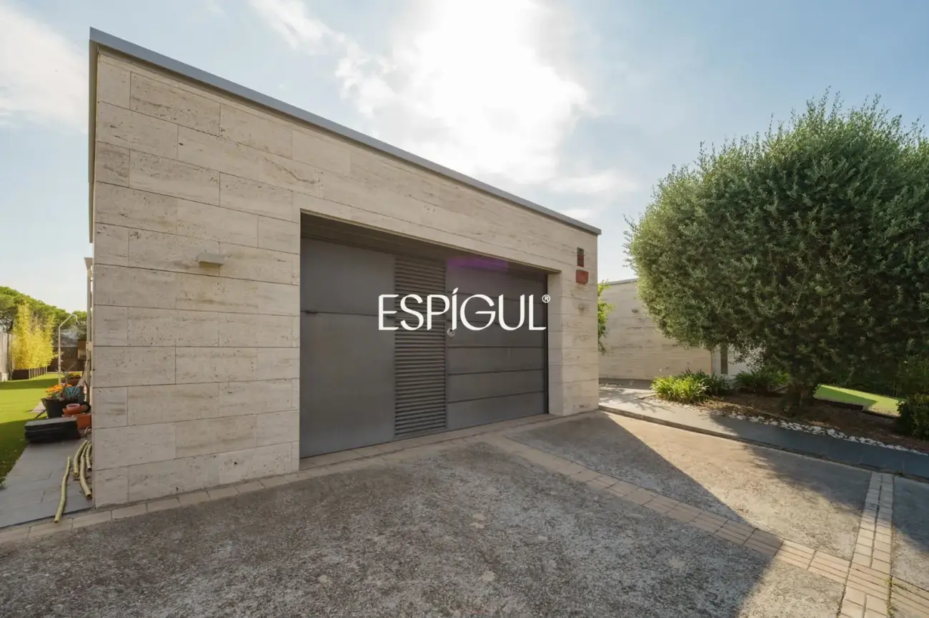 Villa design exclusive avec piscine privée et vue sur le club de golf de Vallromanes