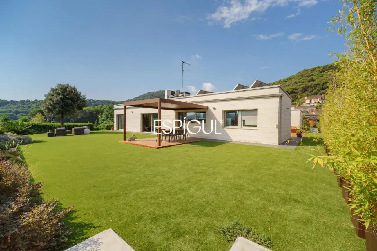 Villa design exclusive avec piscine privée et vue sur le club de golf de Vallromanes