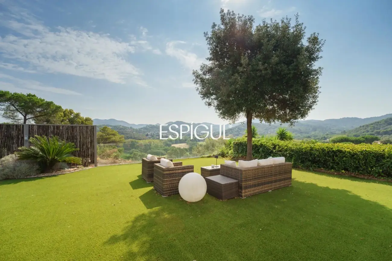 Villa design exclusive avec piscine privée et vue sur le club de golf de Vallromanes